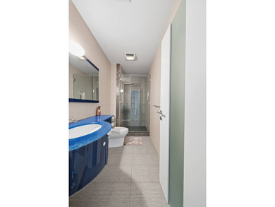 Welcome to 186 Flagg Place, a rare modern masterpiece perched - photo 32