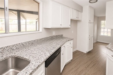 Welcome to this 3 bedroom, 2 bathroom home located in the - photo 4