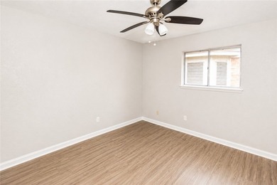 Welcome to this 3 bedroom, 2 bathroom home located in the - photo 10