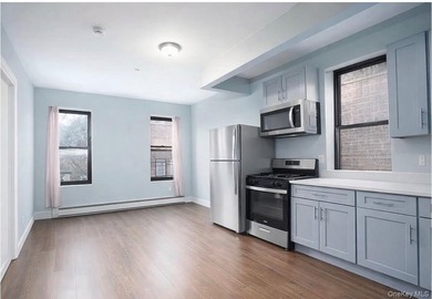 Zoned R8, can be delivered vacant! Currently a fully occupied - photo 3