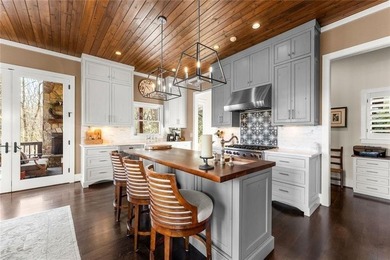 3BD, 3.5BA, 3400 sqft Luxury Mountain Craftsman Home with - photo 12