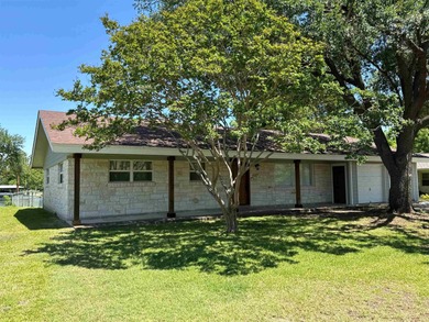 Lake LBJ Home For Sale in Highland Haven Texas