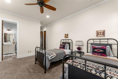 3BD, 3.5BA, 3400 sqft Luxury Mountain Craftsman Home with - photo 45