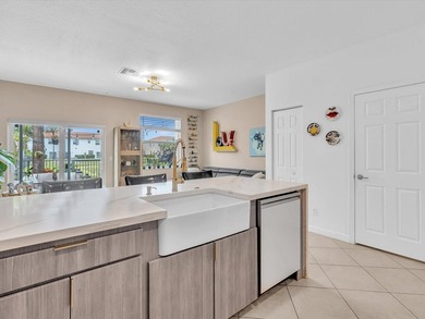 Welcome to this beautifully maintained 3-bedroom, 2.5-bathroom - photo 17