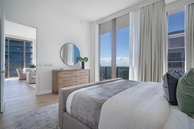 Rare high-floor corner residence in the Bayshore Building at Mr - photo 22