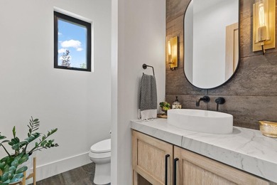 Stunning custom home in Horseshoe Bay offering elevated Hill - photo 24