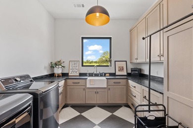 Stunning custom home in Horseshoe Bay offering elevated Hill - photo 25