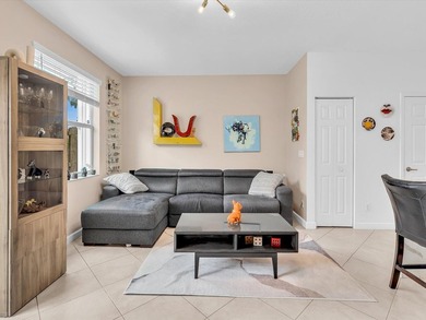 Welcome to this beautifully maintained 3-bedroom, 2.5-bathroom - photo 25