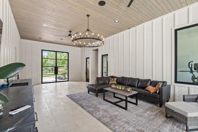 Stunning custom home in Horseshoe Bay offering elevated Hill - photo 26