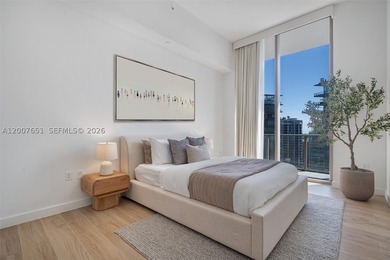 Rare high-floor corner residence in the Bayshore Building at Mr - photo 28