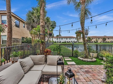 Welcome to this beautifully maintained 3-bedroom, 2.5-bathroom - photo 28