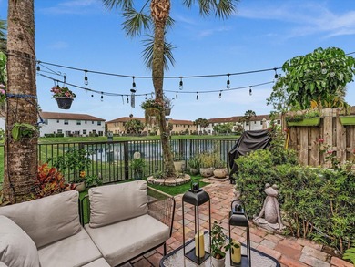 Welcome to this beautifully maintained 3-bedroom, 2.5-bathroom - photo 29