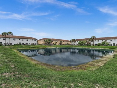 Welcome to this beautifully maintained 3-bedroom, 2.5-bathroom - photo 30