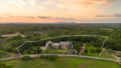 Stunning custom home in Horseshoe Bay offering elevated Hill - photo 39
