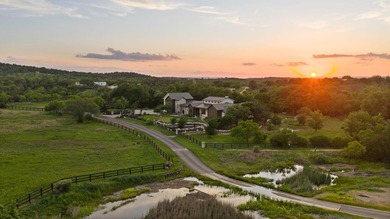 Stunning custom home in Horseshoe Bay offering elevated Hill - photo 40