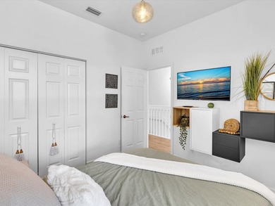 Welcome to this beautifully maintained 3-bedroom, 2.5-bathroom - photo 42