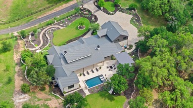 Stunning custom home in Horseshoe Bay offering elevated Hill - photo 44