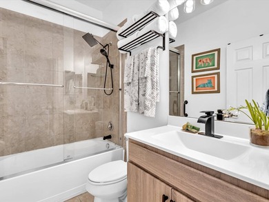 Welcome to this beautifully maintained 3-bedroom, 2.5-bathroom - photo 44