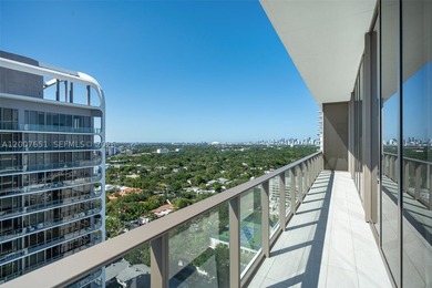 Rare high-floor corner residence in the Bayshore Building at Mr - photo 48