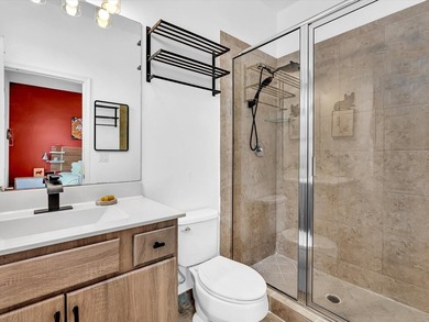 Welcome to this beautifully maintained 3-bedroom, 2.5-bathroom - photo 48