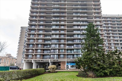 Welcome to Village Mall at Hillcrest, a full-amenity building - photo 1