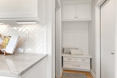 Special spot in Bayside! This darling lannon stone ranch home is - photo 12