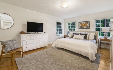 Special spot in Bayside! This darling lannon stone ranch home is - photo 13