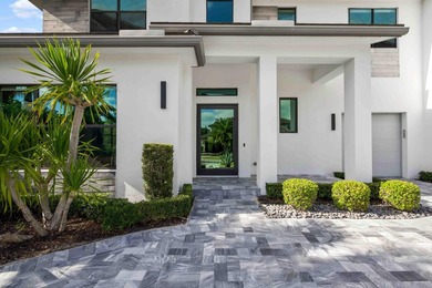 The last home built in The Oaks in 2019, this contemporary - photo 13