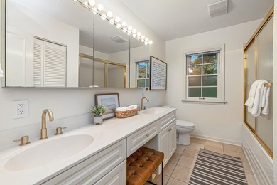 Special spot in Bayside! This darling lannon stone ranch home is - photo 14