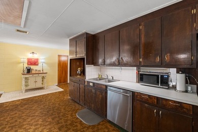 What a hidden jewel! It's not very often you find acreage in the - photo 22