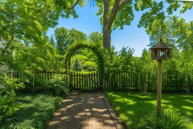 Special spot in Bayside! This darling lannon stone ranch home is - photo 25