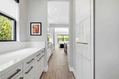 The last home built in The Oaks in 2019, this contemporary - photo 30