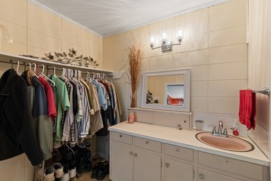 What a hidden jewel! It's not very often you find acreage in the - photo 39