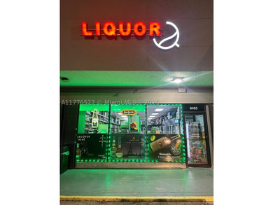 Perfect location on US1 and 160th Street. This street is the - photo 3