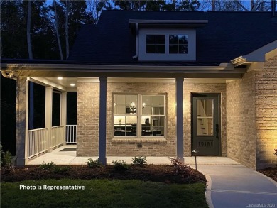 Lake Norman Condo Sale Pending in Cornelius North Carolina