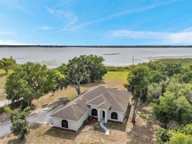 Lake Home For Sale in Lake Alfred, Florida