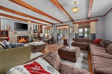This charming cabin is located on the banks of Enterprise Lake - photo 12