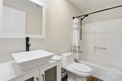 Welcome to worry free living in this well maintained upstairs - photo 15