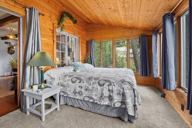 This charming cabin is located on the banks of Enterprise Lake - photo 16