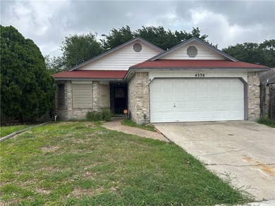 Nice 3-bedroom, 2-bath home featuring a modern kitchen with - photo 1