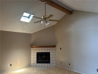 Nice 3-bedroom, 2-bath home featuring a modern kitchen with - photo 2