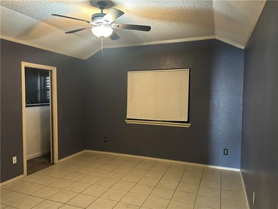 Nice 3-bedroom, 2-bath home featuring a modern kitchen with - photo 8