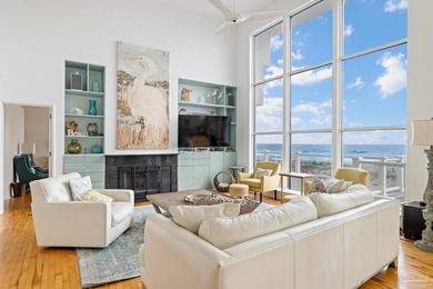Experience the ultimate in Gulf-front luxury with this stunning - photo 8