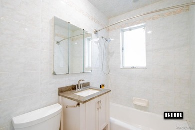 Manhattan Beach - Fully Detached Single-Family Home. Welcome to - photo 6