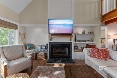 Designed for comfortable waterfront living, this recently - photo 11