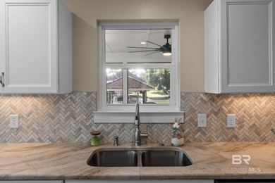 Designed for comfortable waterfront living, this recently - photo 19