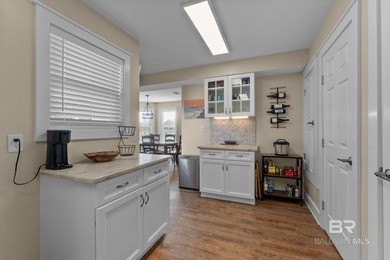 Designed for comfortable waterfront living, this recently - photo 20