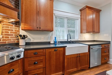 Assumable 4.75 VA Mortgage. You'll fall in love with this - photo 20