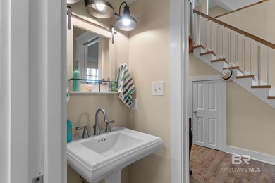 Designed for comfortable waterfront living, this recently - photo 22