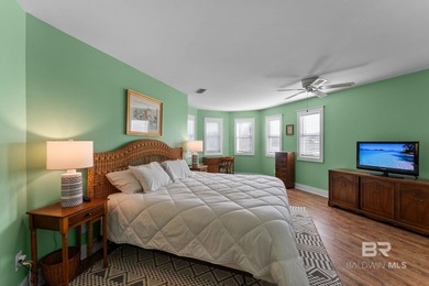 Designed for comfortable waterfront living, this recently - photo 30
